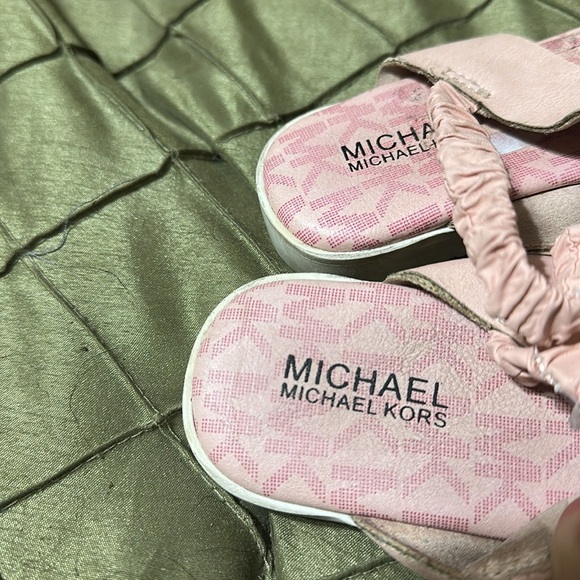 Michael Kors Blush Baby Sandals with Gold Logo - Picture 2 of 4